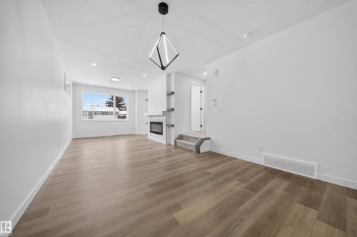 5213 104A Street, Edmonton, AB - Indoor Photo Showing Other Room