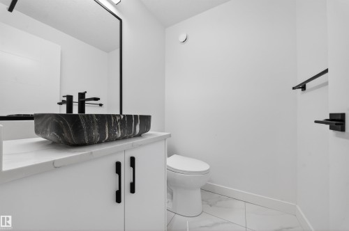 5213 104A Street, Edmonton, AB - Indoor Photo Showing Bathroom