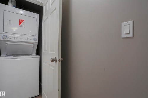 8804 100 Street, Edmonton, AB - Indoor Photo Showing Laundry Room