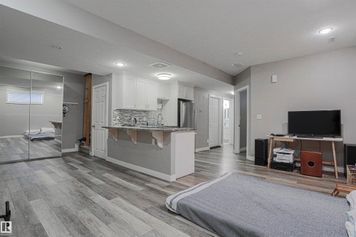 8804 100 Street, Edmonton, AB - Indoor