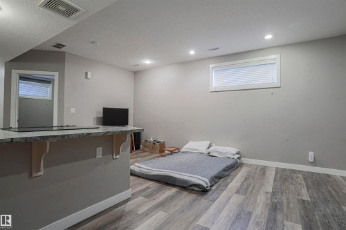 8804 100 Street, Edmonton, AB - Indoor