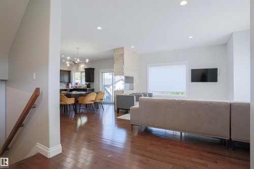 8804 100 Street, Edmonton, AB - Indoor