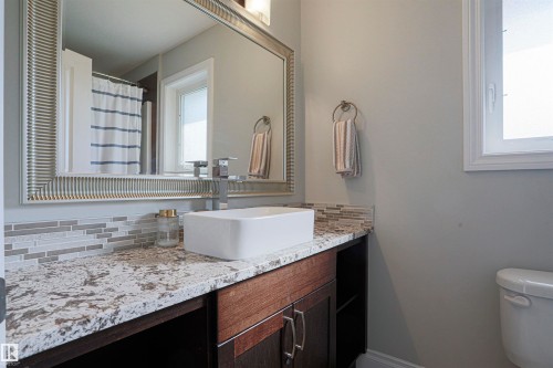 8804 100 Street, Edmonton, AB - Indoor Photo Showing Bathroom