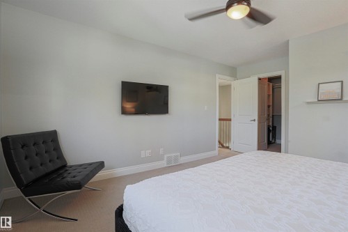 8804 100 Street, Edmonton, AB - Indoor Photo Showing Bedroom