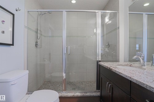 8804 100 Street, Edmonton, AB - Indoor Photo Showing Bathroom