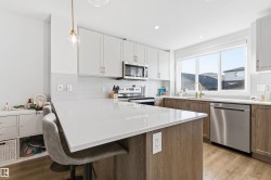 656 35 Street  Edmonton, AB T6X 2Z1