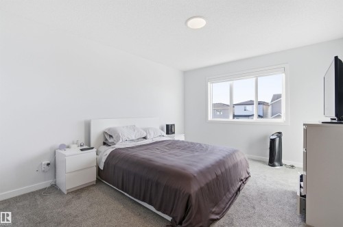 656 35 Street, Edmonton, AB - Indoor Photo Showing Bedroom