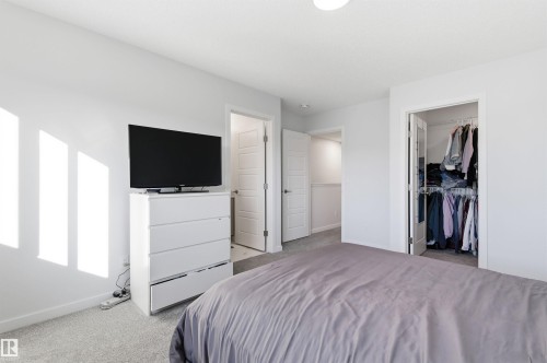 656 35 Street, Edmonton, AB - Indoor Photo Showing Bedroom