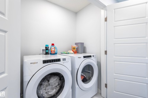 656 35 Street, Edmonton, AB - Indoor Photo Showing Laundry Room