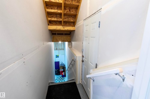 656 35 Street, Edmonton, AB - Indoor Photo Showing Other Room