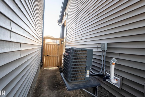 656 35 Street, Edmonton, AB - Outdoor