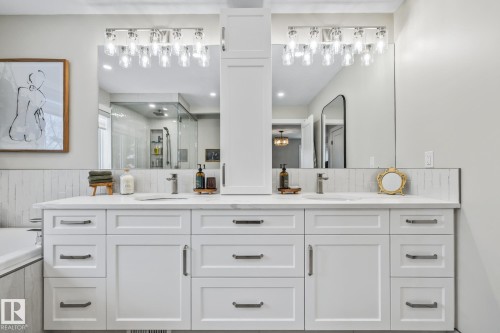2 Discovery Avenue, Rural Sturgeon County, AB - Indoor Photo Showing Bathroom