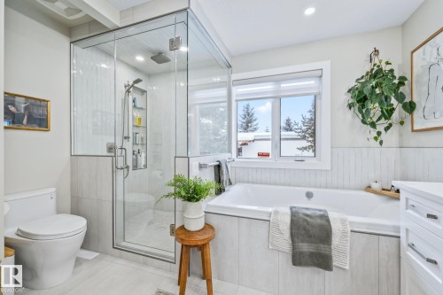 2 Discovery Avenue, Rural Sturgeon County, AB - Indoor Photo Showing Bathroom
