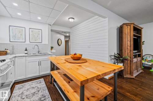 2 Discovery Avenue, Rural Sturgeon County, AB - Indoor