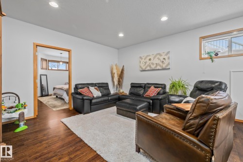 2 Discovery Avenue, Rural Sturgeon County, AB - Indoor Photo Showing Living Room
