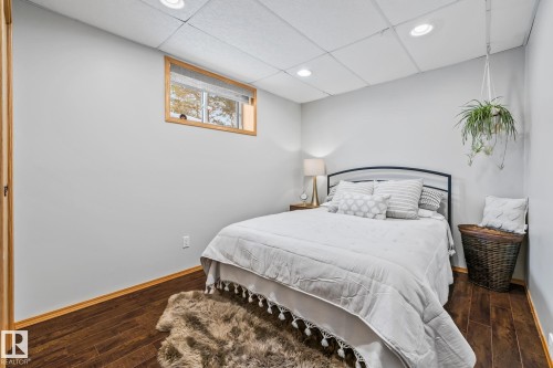 2 Discovery Avenue, Rural Sturgeon County, AB - Indoor Photo Showing Bedroom
