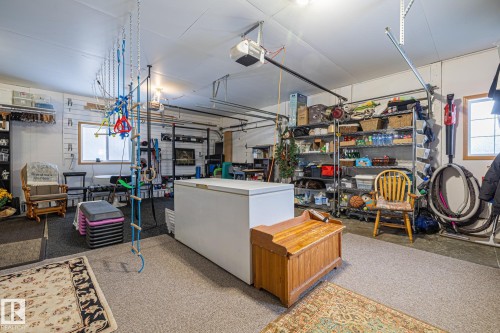 2 Discovery Avenue, Rural Sturgeon County, AB - Indoor Photo Showing Laundry Room