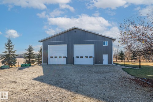 2 Discovery Avenue, Rural Sturgeon County, AB - Outdoor