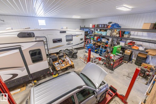 2 Discovery Avenue, Rural Sturgeon County, AB - Indoor