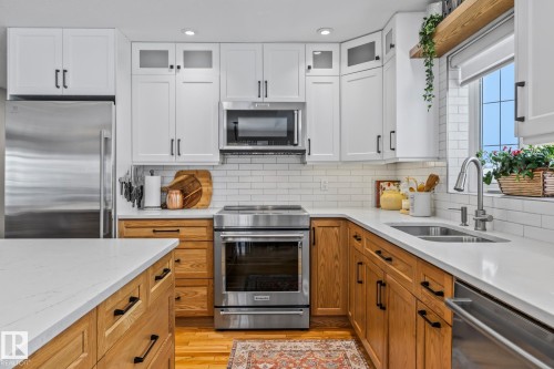 2 Discovery Avenue, Rural Sturgeon County, AB - Indoor Photo Showing Kitchen With Double Sink With Upgraded Kitchen
