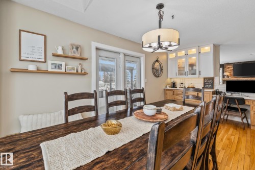 2 Discovery Avenue, Rural Sturgeon County, AB - Indoor Photo Showing Dining Room