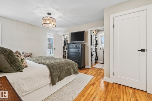 2 Discovery Avenue, Rural Sturgeon County, AB - Indoor Photo Showing Bedroom