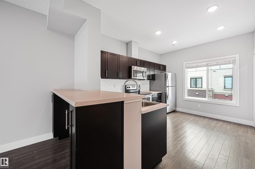 30 804 Welsh Drive, Edmonton, AB - Indoor Photo Showing Kitchen