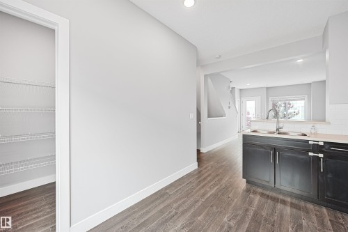 30 804 Welsh Drive, Edmonton, AB - Indoor Photo Showing Kitchen