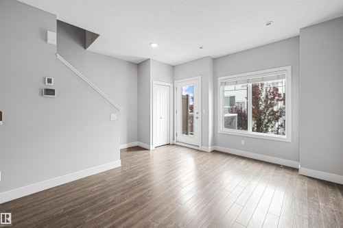 30 804 Welsh Drive, Edmonton, AB - Indoor Photo Showing Other Room