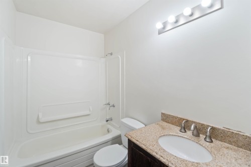 7026 Mill Woods Road S, Edmonton, AB - Indoor Photo Showing Bathroom