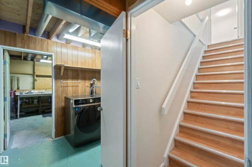 7026 Mill Woods Road S, Edmonton, AB - Indoor