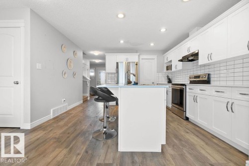 9053 Cooper Link Link, Edmonton, AB - Indoor Photo Showing Kitchen With Upgraded Kitchen