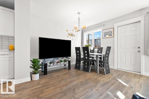 9053 Cooper Link Link, Edmonton, AB - Indoor Photo Showing Dining Room