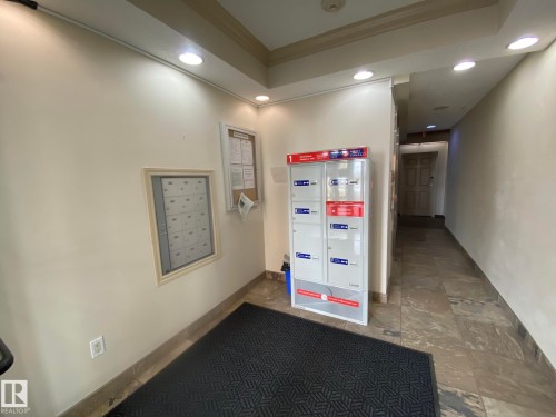 304 9803 96A Street, Edmonton, AB - Indoor