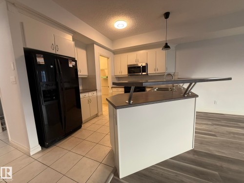 304 9803 96A Street, Edmonton, AB - Indoor Photo Showing Kitchen