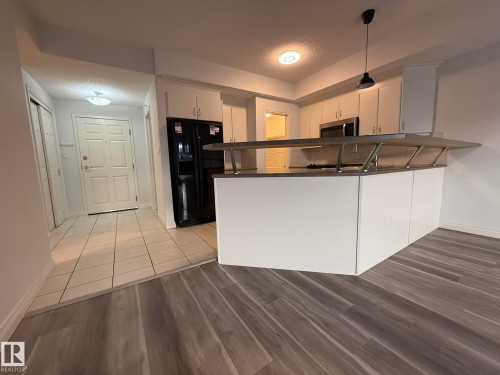 304 9803 96A Street, Edmonton, AB - Indoor Photo Showing Kitchen