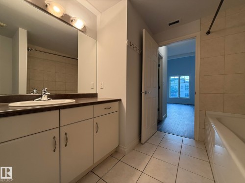 304 9803 96A Street, Edmonton, AB - Indoor Photo Showing Bathroom