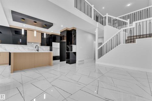 22827 80 Avenue, Edmonton, AB - Indoor Photo Showing Other Room