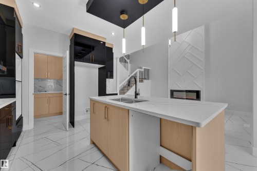 22827 80 Avenue, Edmonton, AB - Indoor Photo Showing Kitchen With Double Sink