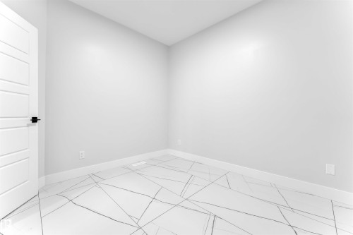 22827 80 Avenue, Edmonton, AB - Indoor Photo Showing Other Room