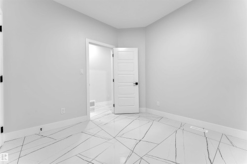 22827 80 Avenue, Edmonton, AB - Indoor Photo Showing Other Room