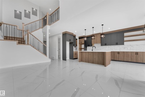 22835 80 Avenue, Edmonton, AB - Indoor