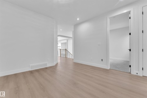22835 80 Avenue, Edmonton, AB - Indoor Photo Showing Other Room