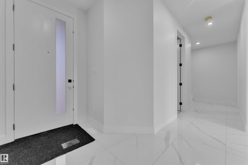 22835 80 Avenue, Edmonton, AB - Indoor Photo Showing Other Room