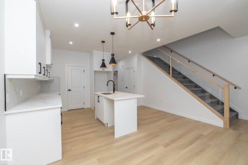 9805 106 Avenue, Morinville, AB - Indoor Photo Showing Kitchen