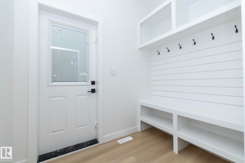 9805 106 Avenue, Morinville, AB - Indoor Photo Showing Other Room