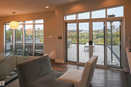 9509 99B Street, Edmonton, AB - Indoor