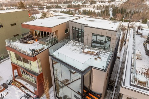 9509 99B Street, Edmonton, AB - Outdoor