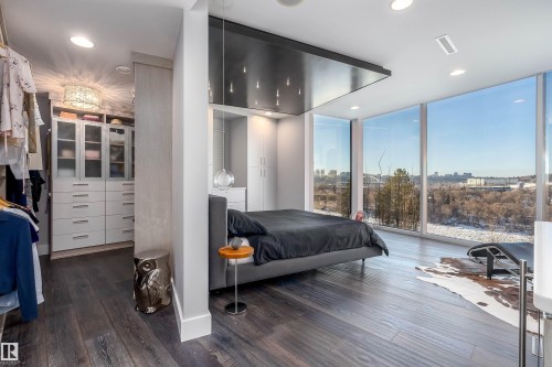 9509 99B Street, Edmonton, AB - Indoor