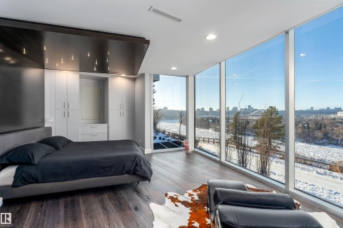 9509 99B Street, Edmonton, AB - Indoor Photo Showing Other Room